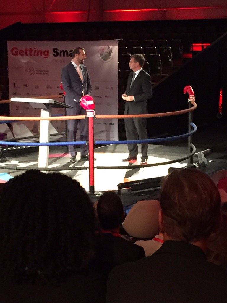 Rotterdam2025's tweet image. We zijn begonnen! Expo2025 verzorgt vandaag live verslag #GettingSmart @ScienceTowerNL