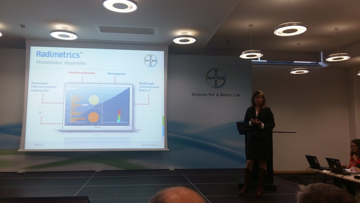 MiguelDlaCamara's tweet photo. #SmarteXposure L.Febrer explica interfaz d programa Radimetrics para control d Dosis #radiodiagnostico y #mednuclear https://t.co/Wq49aQCZib
