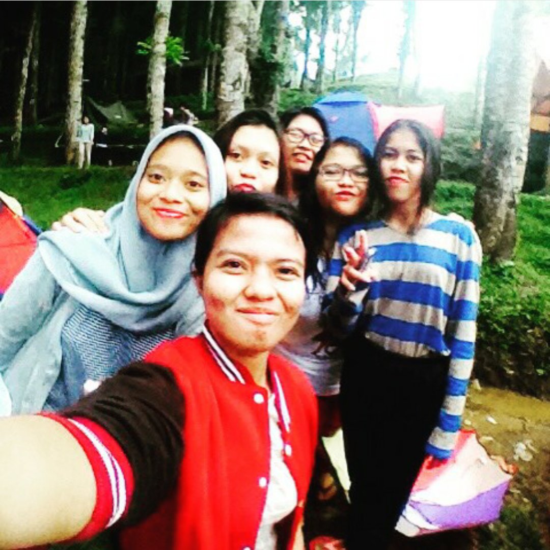 DCLOTS's tweet photo. @IndahTriSetyowa @maryanacute73 @AnniisaaS @Nadhifa_Hana @GueDindut @Tutti_Kiky https://t.co/3u6sQxWIBK