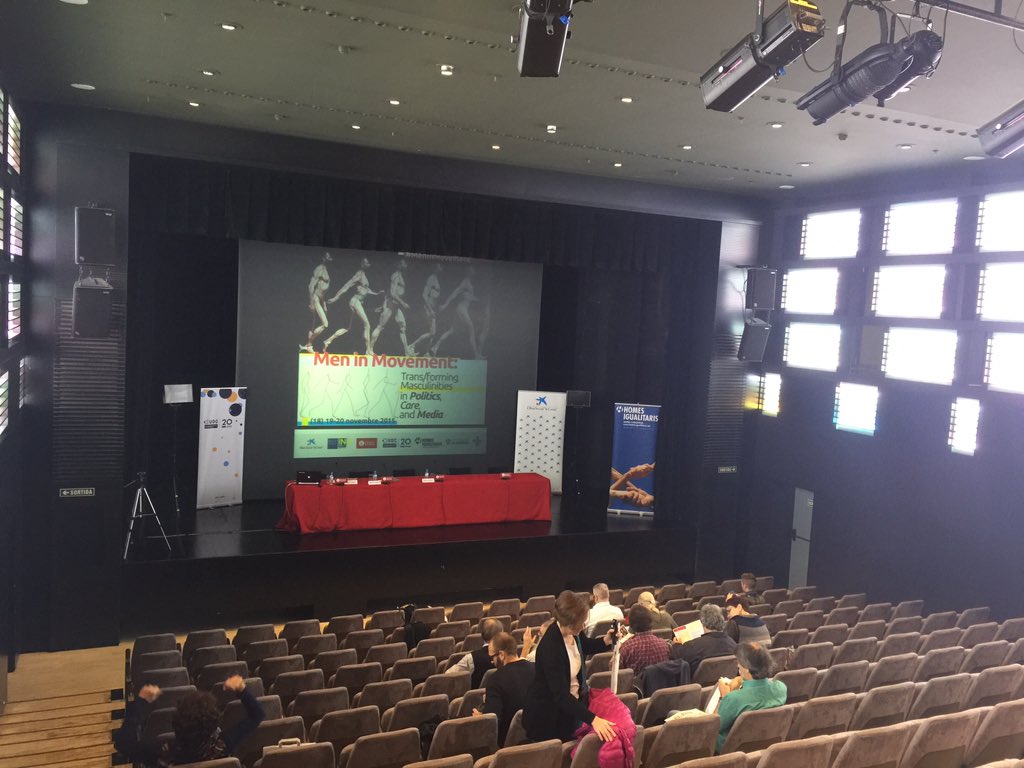 MartaAymerich's tweet photo. Gairebé tot a punt per començar el Workshop #MenInMovement organitzat pel grup recerca @mediacciones https://t.co/0WA7GzFddP