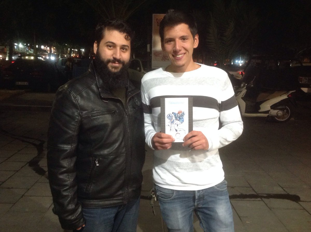 acpressedizioni's tweet photo. #DiegoFichera consegna il #giveaway a tema #batmanarkhamknight a Valerio Votadoro!

https://t.co/4PTs9Hsia5 https://t.co/hrFBTWvBVO