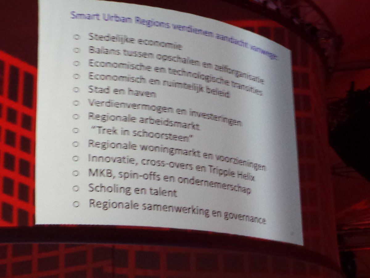 dekkerj1's tweet image. Smart regio's zijn van belang #vanoort #gettingsmart