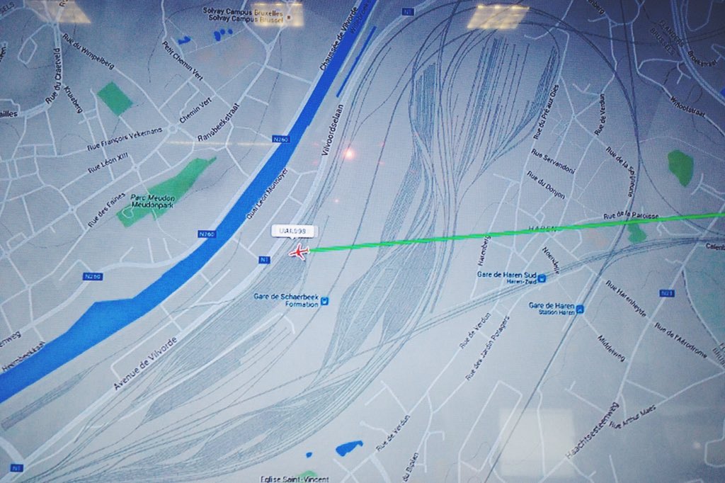 codedor_be's tweet image. Off he goes. Safe travels @dieter_casier #NewYork #codedor