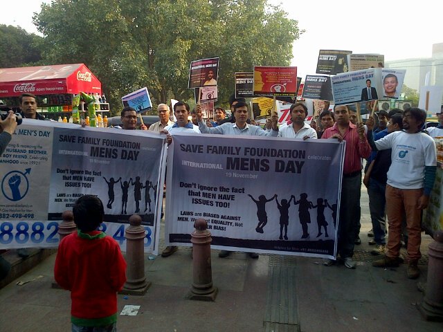 SFFNGO's tweet photo. #MensDay19Nov #InternationalMensDay Men R Human 2. Awareness @ Connaught Place, Delhi #RIPManujGupta #SIFOne https://t.co/GtBBwVteD4