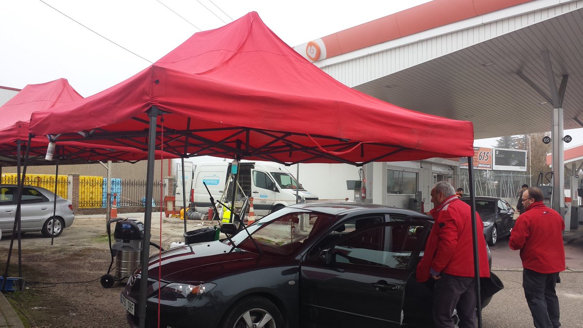 DELCAMAPFRE's tweet image. Hoy estamos haciendo imprimaciones de lunas gratis en Galp de la Ctra. Soria #Valladolid Ven a vernos! #Mapfre