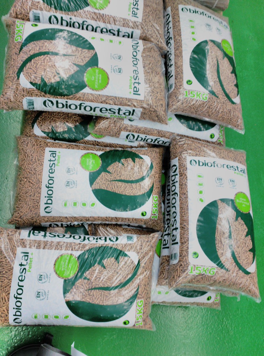 cooperativaoval's tweet photo. Os mellores pellets ao mellor prezo en Mercaval!
Prepárate para recibir os meses máis fríos cos  mellores pellets https://t.co/qlx1nw8mGH