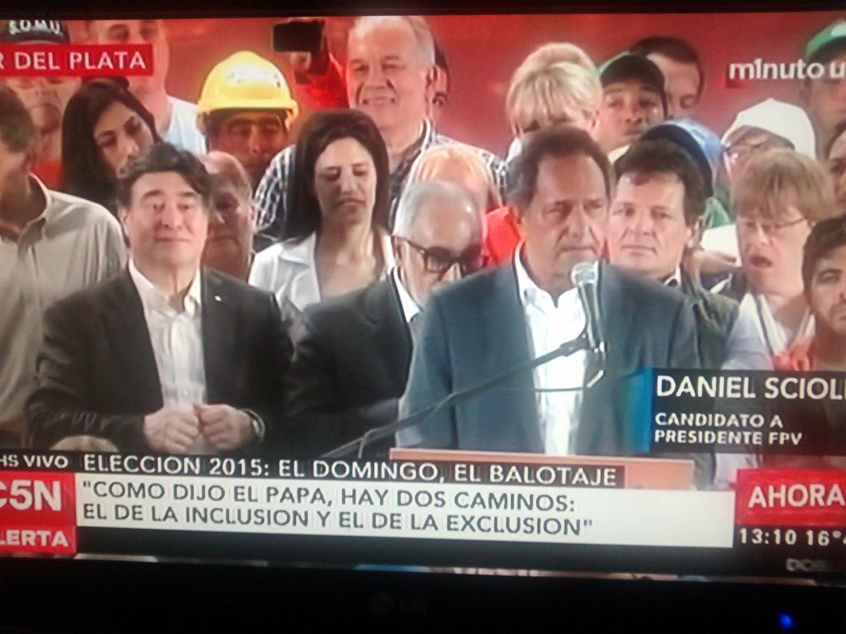 PSFBA's tweet photo. "Nosotros queremos que el domingo gane el pueblo argentino" @danielscioli #MejorScioli https://t.co/U68tLNGNSO