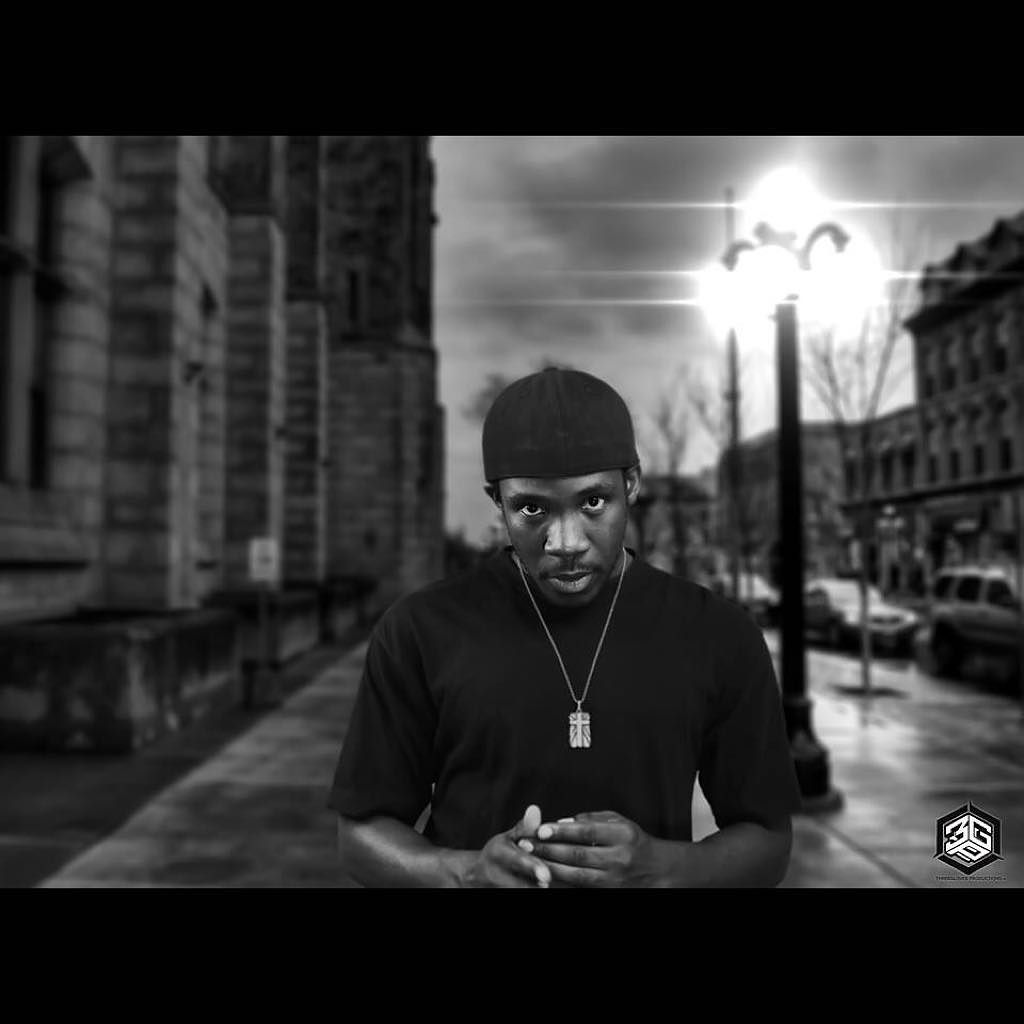 HowardGlover3's tweet photo. #threeglovesproductions #eriepa #hiphop #threegloves #C.Brown https://t.co/iMw02B99V1 https://t.co/5l4UWeCxYQ