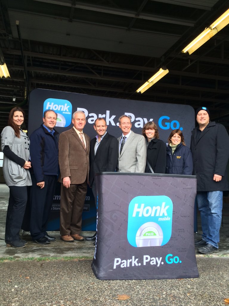 HonkMobile's tweet photo. @TownofWhitby is getting HONKED today! @_donmitchell @MichaelJBack launching @HonkMobile #parking #merchantprogram https://t.co/ziPu90hngY