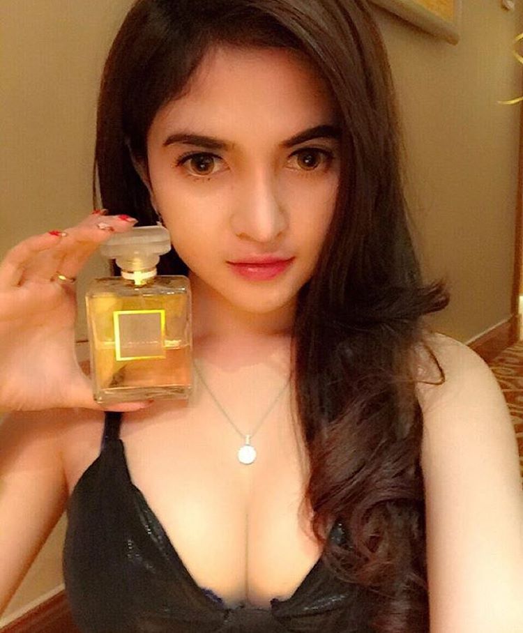 aldira_chena's tweet photo. Thanks to @andysperfume , trusted olshop langgananku , suka bgt wanginyaaaaa @andytzai2002 #Endorse #Paid_Promote https://t.co/Rl6eQrw0xF
