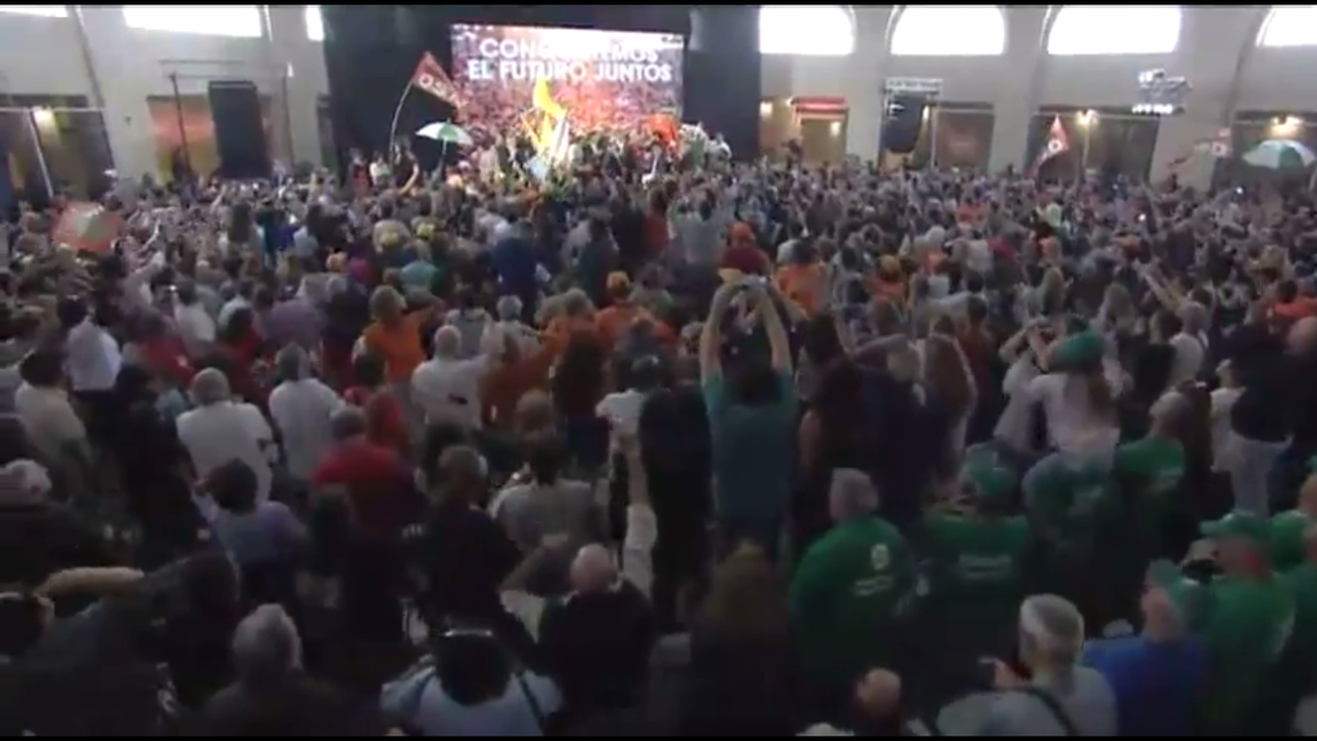 pjconquintela's tweet photo. #AHORA en #MarDelPlata: "Se siente, se siente, @danielscioli Presidente" #MejorScioli https://t.co/z6X635yRqz