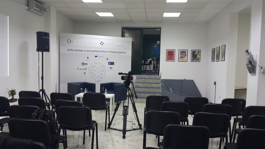 SD_CRNAGORA's tweet photo. Sve je spremno za početak Gradjanskog sata u #infocentru na kojem govori @brajovic_ivan @CDT_CrnaGora #NATO #MNE #SD https://t.co/htVHCE3dh8
