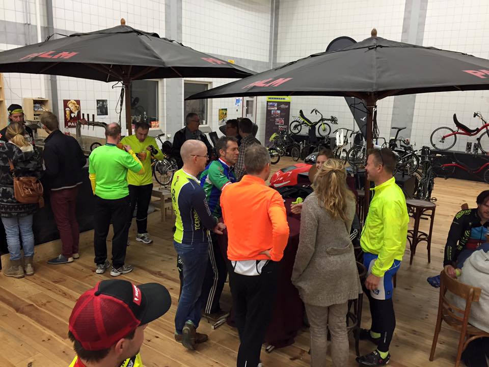 DBC_Nijmegen's tweet photo. Het was gisteren een geweldige avond bij het DBC tijdens ons evenement Spinning@ theWaal!!! https://t.co/7JUK4FBi1t