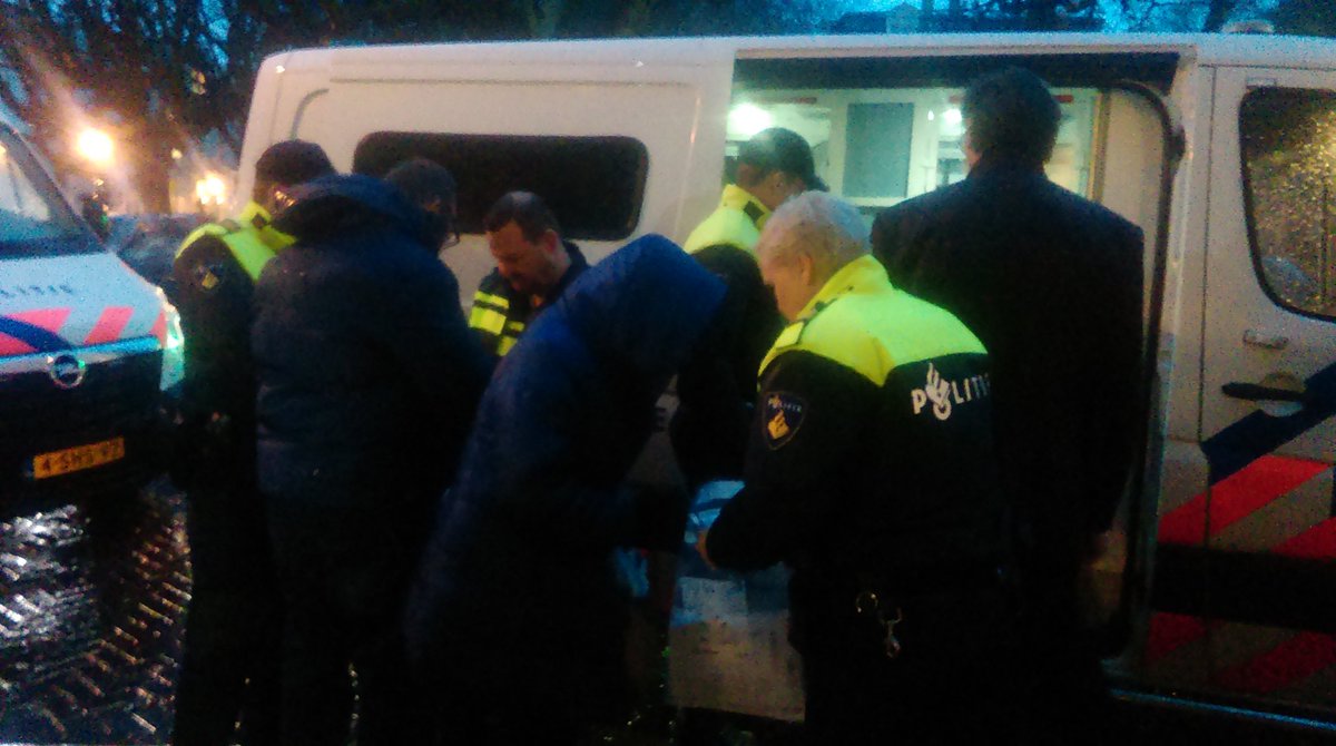 VNG heeft SW-actievoerders laten oppakken. Ongehoord! Sociale werkvoorziening verdient cao, niet de cel. #freeSW