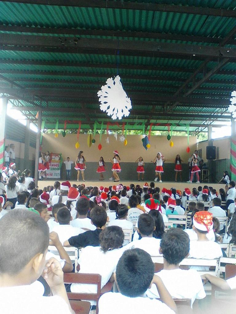 CLIFPanamerican's tweet photo. Las tradiciones y la cultura se mantienen en las escuelas del Panamericano @ebncoloncito @WalterMendozPCV https://t.co/Vma3nCf36t