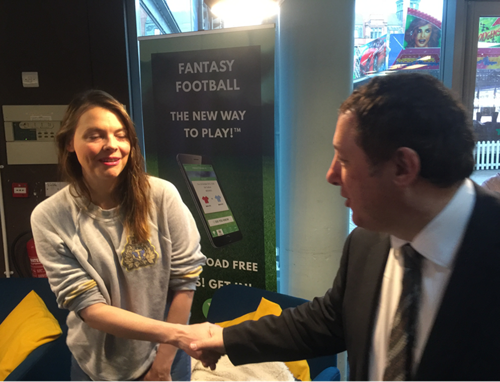 BigChangeApps's tweet photo. Look who our MD @martinhport bumped in to today @kateford76 aka #tracybarlow Of course she loves @BigChangeApps https://t.co/5NxHJgTDvH
