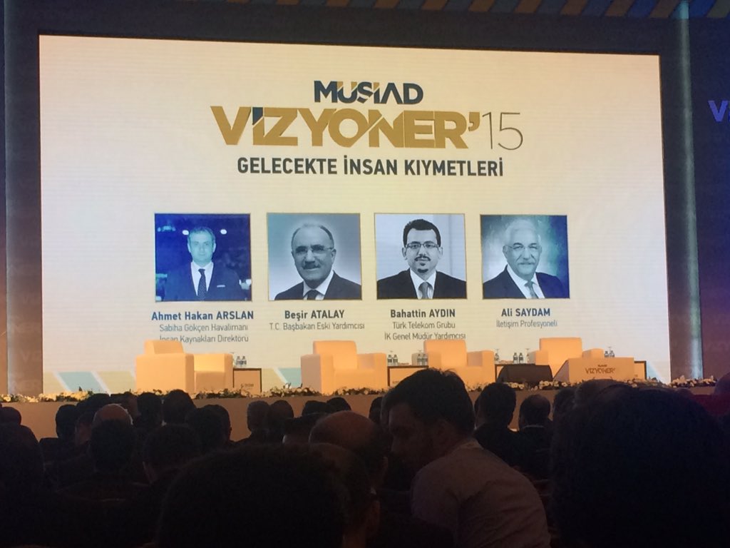 Gelecekte insan kıymetleri oturumu