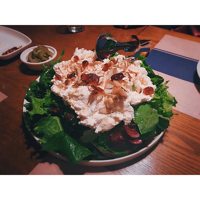 tarasnaps's tweet photo. [QRI INSTAGRAM] qtfreet: 리코타치즈샐러드🌿 #풀사랑 #치즈듬뿍 #리코타치드샐러드 #LaBleu #이태원맛집 https://t.co/ORAPaAwBBA #kpopsnaps https://t.co/qp7ZftxzWb