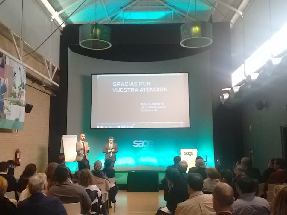 Pilarjp83's tweet photo. Ahora preguntas y momento para el #networking con @JesusGarijo  @JLorenteA  #gracias a todos por venir https://t.co/jwpcFWp7V5