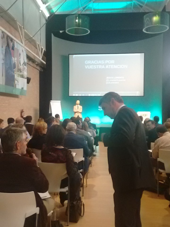 Pilarjp83's tweet photo. Ahora preguntas y momento para el #networking con @JesusGarijo  @JLorenteA  #gracias a todos por venir https://t.co/jwpcFWp7V5