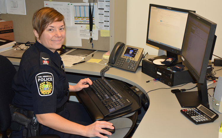 PeelPolice's tweet photo. Good morning!@LoriMurphy2229 is starting my first day in the Media Office.@LillyFitz55 will be showing me the ropes! https://t.co/n0Owx24EFR