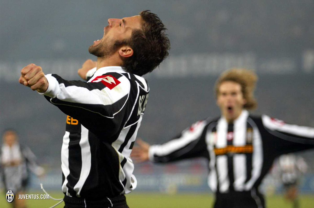 Nel raccontare la storia di #JuveMilan, quali altre foto scegliereste oltre a queste?GALLERY juve.it/UPRqK