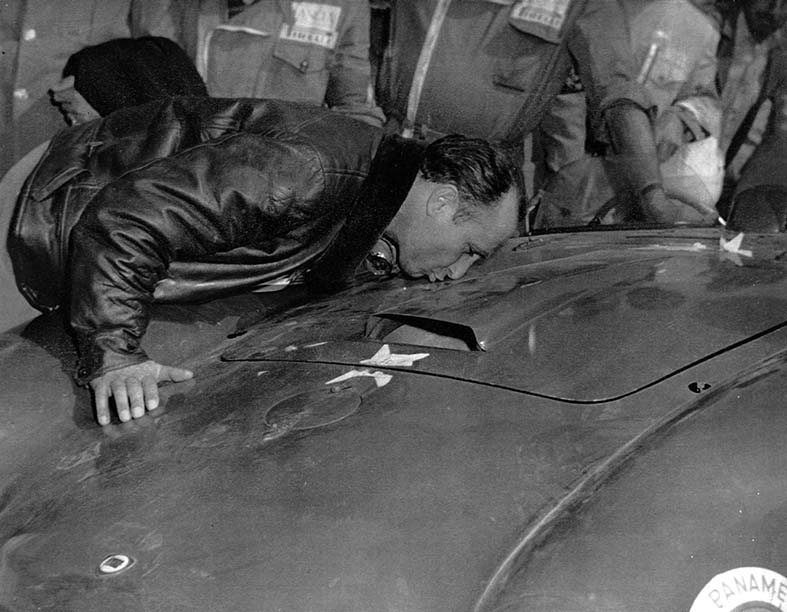 del 19 al 23 de noviembre de 1953 Fangio participa en la IV Carrera Panamericana en un Lancia D 24. Finaliza 1ero