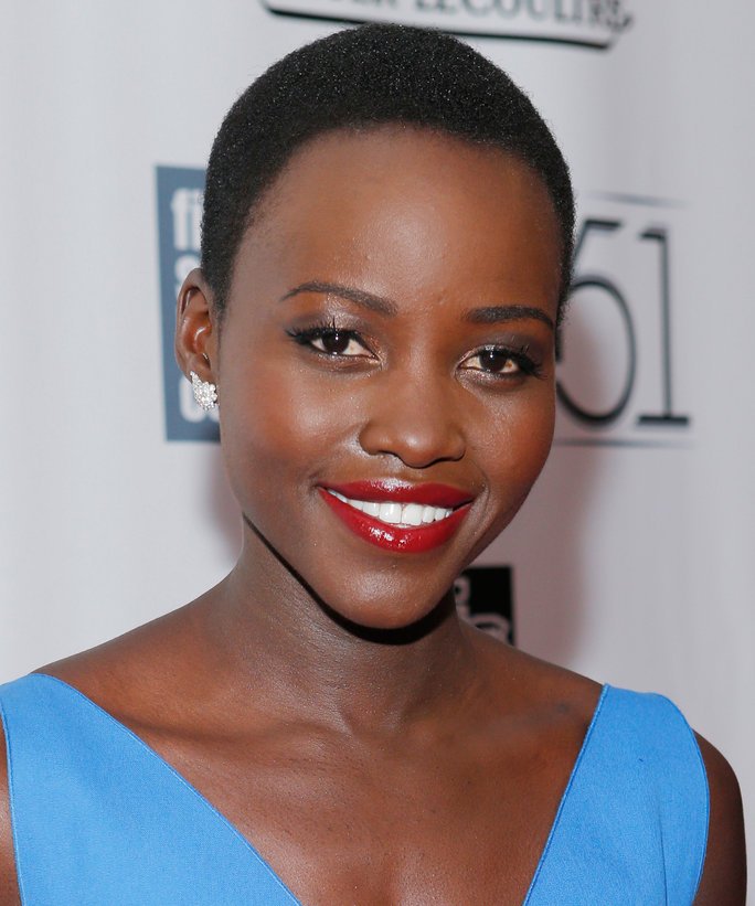NaneuLeshan's tweet photo. This is the most popular red #lipstick on the internet: https://t.co/6RORAInp02  https://t.co/OlI2yINeCg via @InStyle
