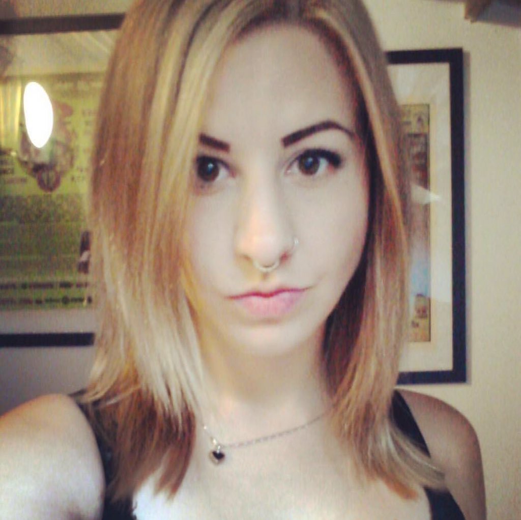 tindrafrost's tweet photo. Cannot wait to get my #blonde back! #BackPackerProblem https://t.co/D4xqtXJ7x3