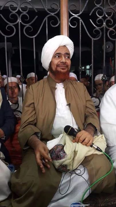 Akhlaqmu wahai guru memang mengagumkan.. Jk sdg ditengah manusia, senyummu tak pernah lepas dari bibirmu.. (Seri-3)