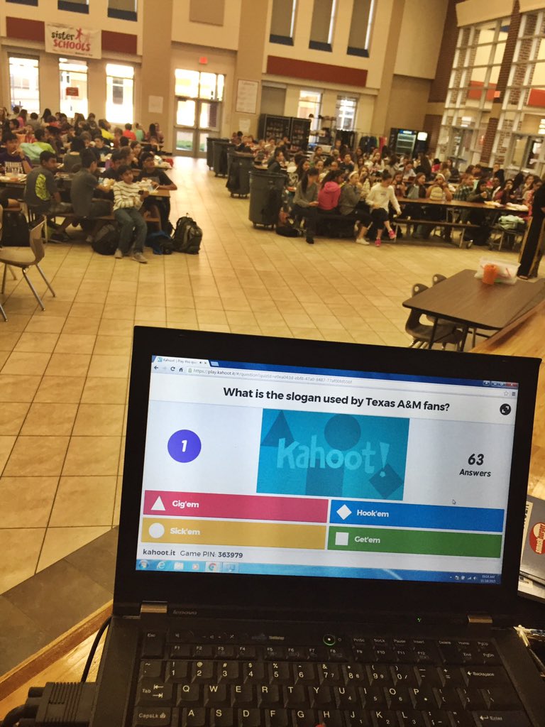 College Knowledge Kahoot in lunches today!! #generationtexasweek #sljhtweetup #gigem @spartan_speak