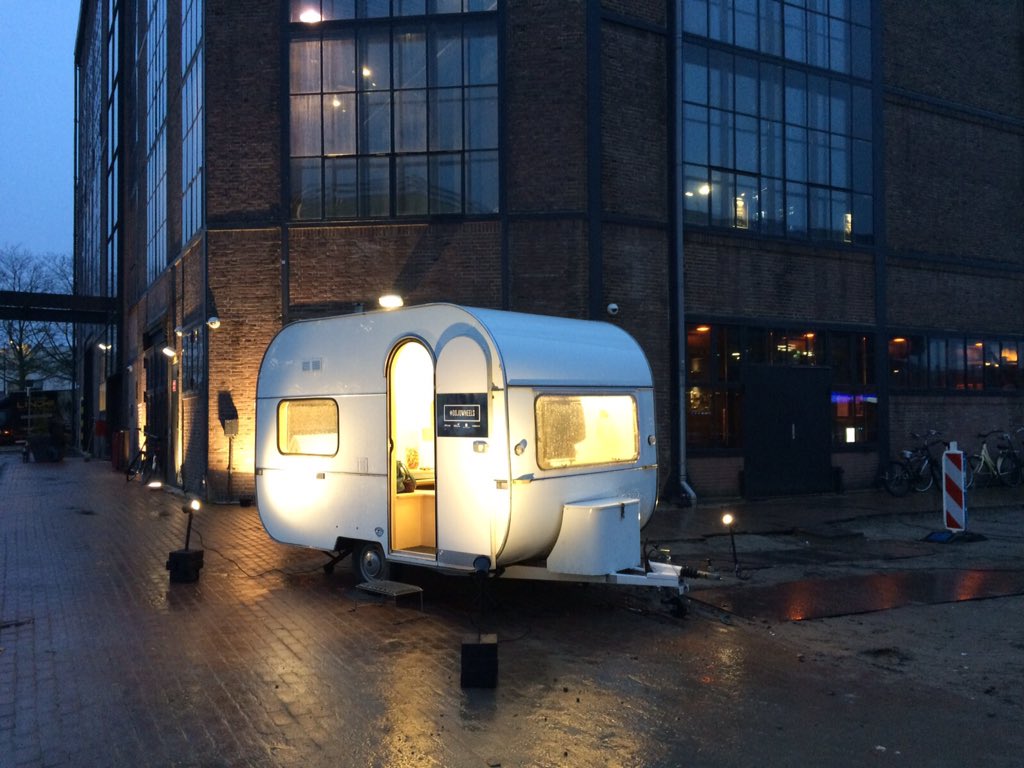 Wij zijn klaar voor de #ARC15 awardshow Dordrecht. Praten we even bij in onze caravan? #dojowheels
