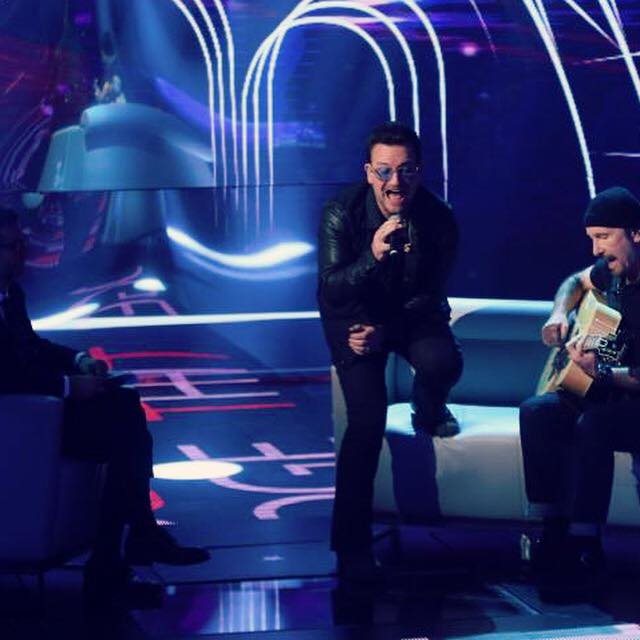 DomingoCommunication tweet media