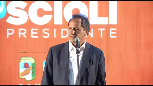 ACollia's tweet photo. El domingo vayamos a votar defendiendo nuestros derechos y conquistas. @danielscioli #ScioliPresidente https://t.co/LlscDvFY6R