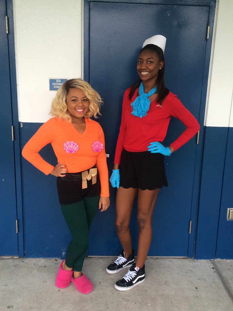 aintno_tweetin's tweet photo. Mermaid Man &amp; Barnacle Boy unite! #MHSSeniorSpiritWeek #SitcomDay https://t.co/M7oCVuPhR9
