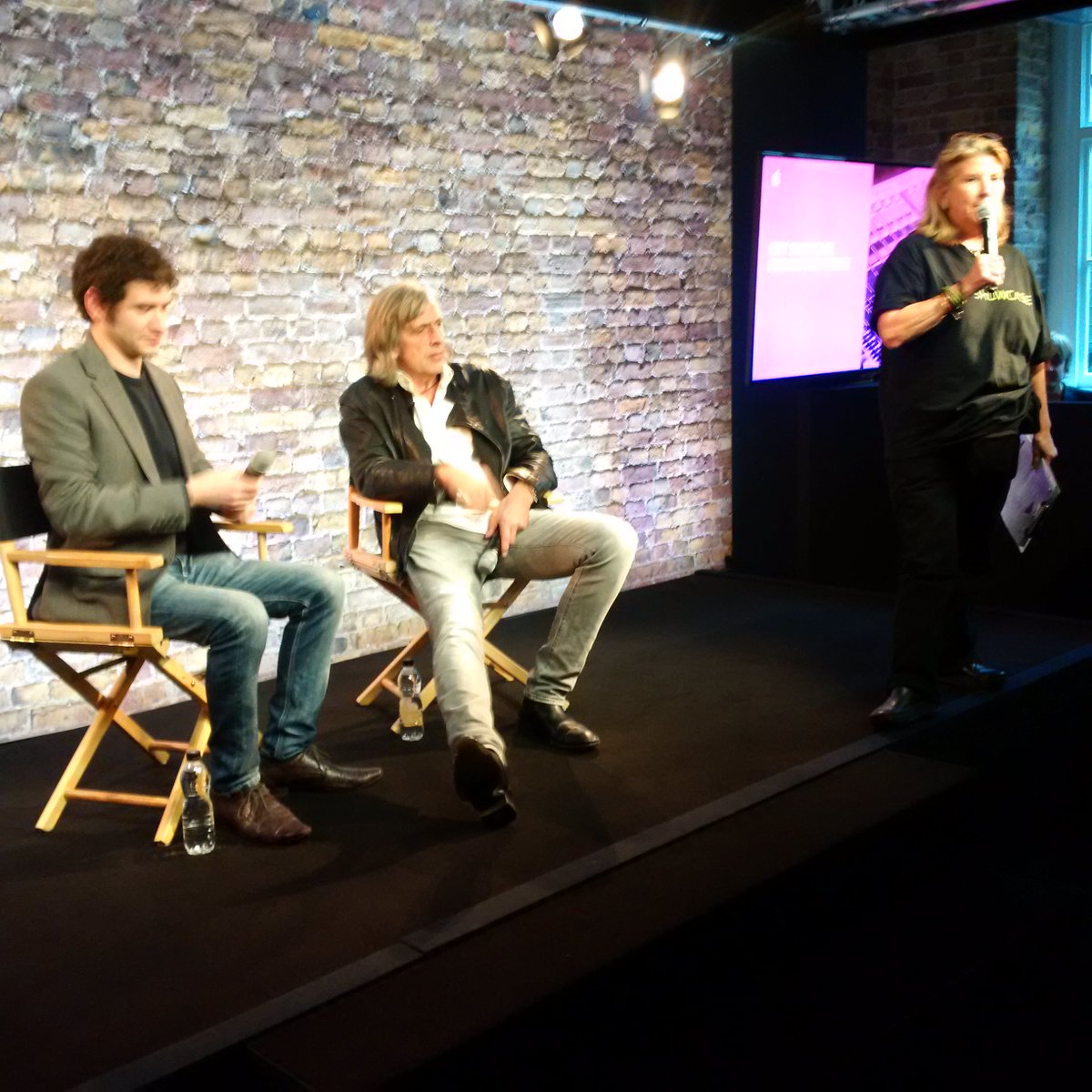 RapierConcepts's tweet image. An audience with #RobHallett right now at Apple, Covent Gdn #FindingTheFuture