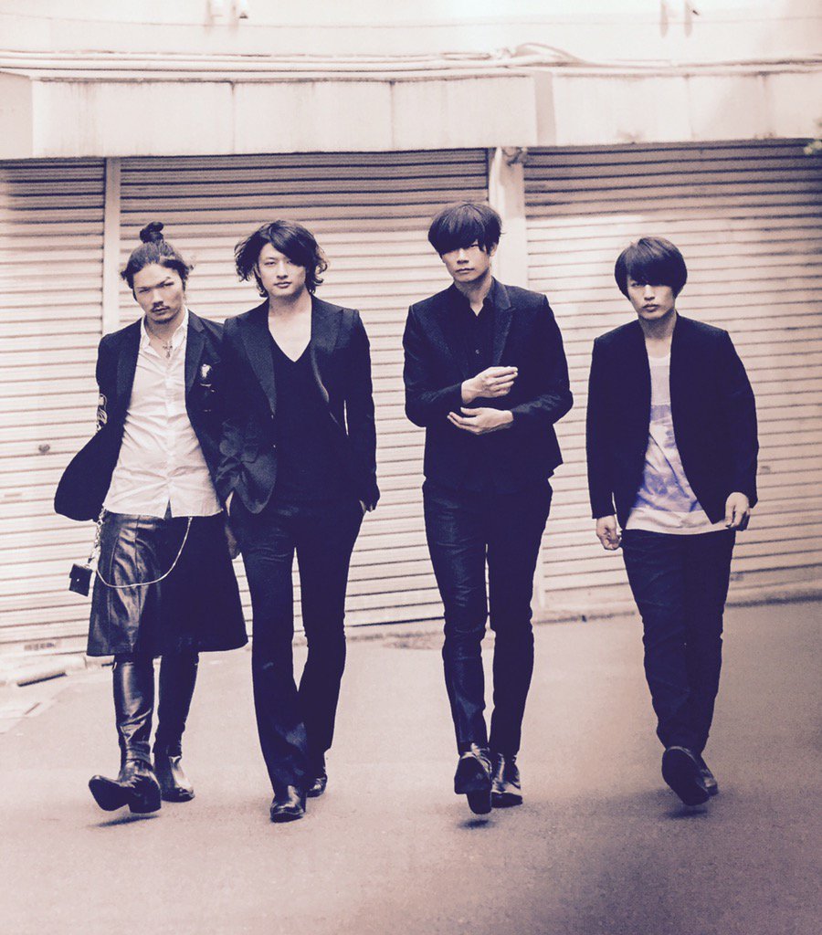 ZGkDIZ8nTBNkmH0's tweet photo. 最近すごいROCKが流行ってきてるよね。私が好きなバンドさんもたくさんテレビとか色んな所に出てて嬉しい💓寂しさもあるけどね😉👋いつまでもロックバンドが活躍できる世の中だといいなって思うよ✨

#邦rock
#バンドさんにこの想い届け https://t.co/pwqmpTj7Fc