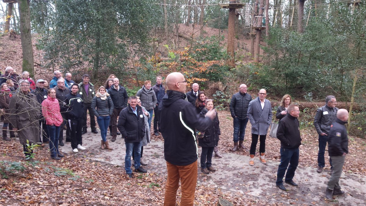 Gebiedsafari: deelnemers rondleiding bij de Jongens van Outdoor in Appelscha.
