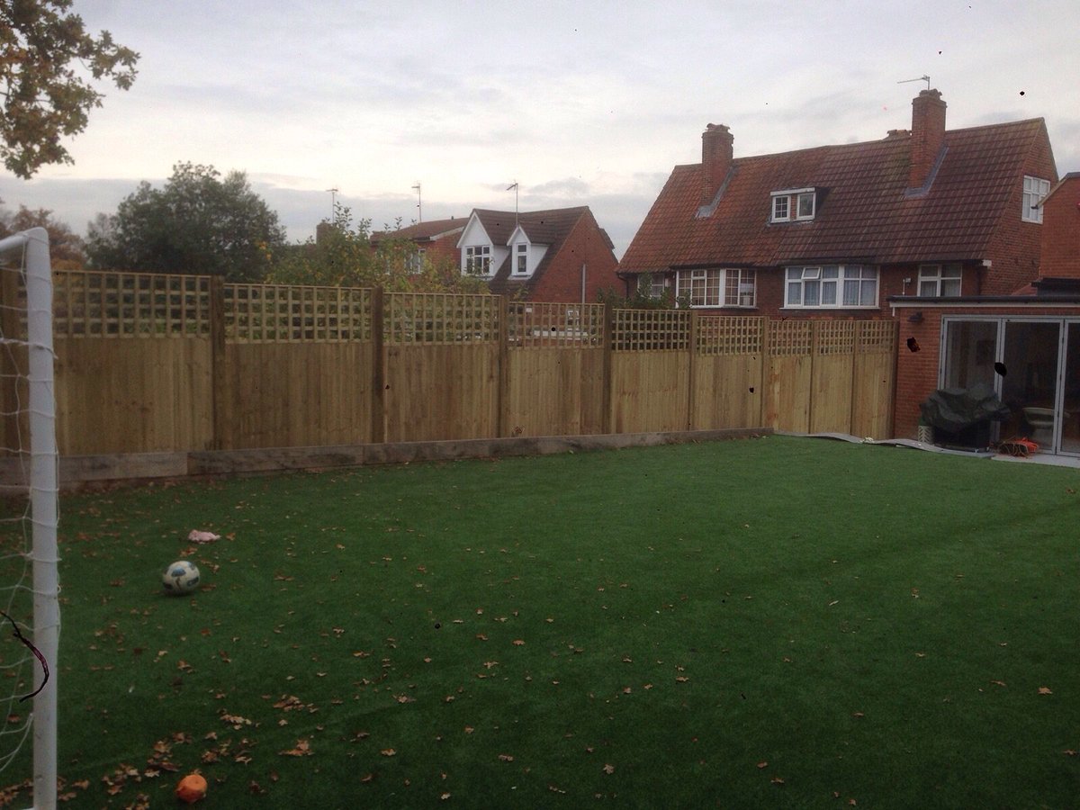 thisisNDFencing's tweet photo. Our latest completed fence in Hertfordshire... https://t.co/hKUwoLsbn3