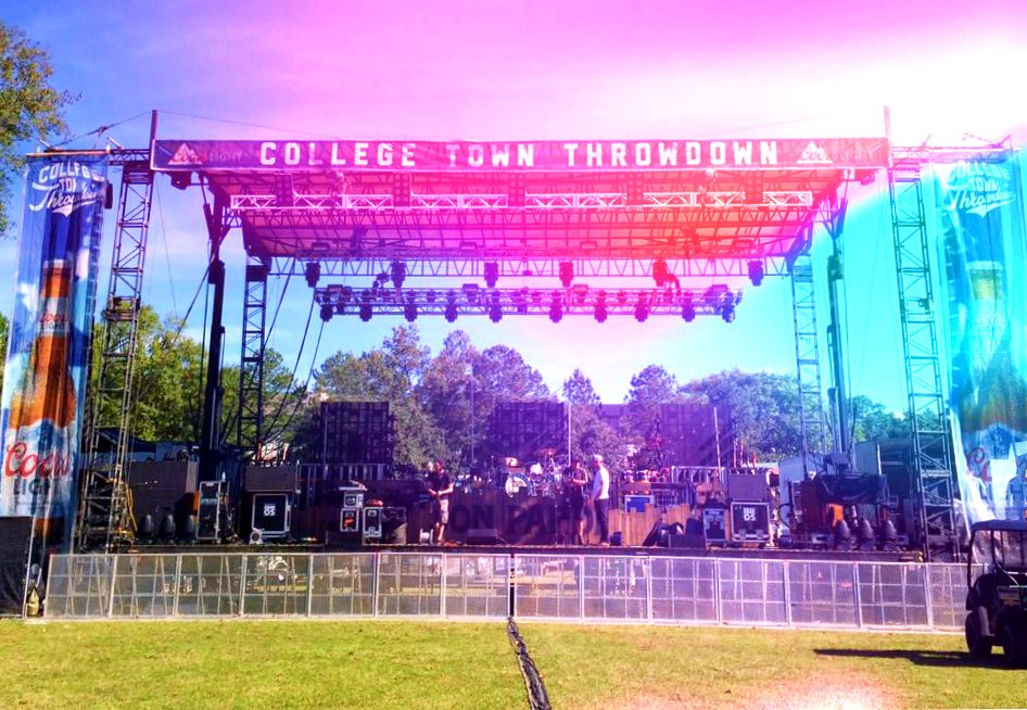 CTThrowdown's tweet photo. Happy Show Day, Tallahassee! #cttd2015 #collegetownthrowdown https://t.co/F8z36Edx2v