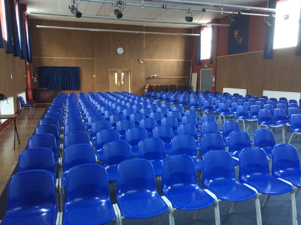 1032DF's tweet image. Our Flt Sgt is preparing for the recruitment presentation to Yr8 &amp;amp; 9 at @AnsfordAcademy #nervous #JoinUs #whatwedo