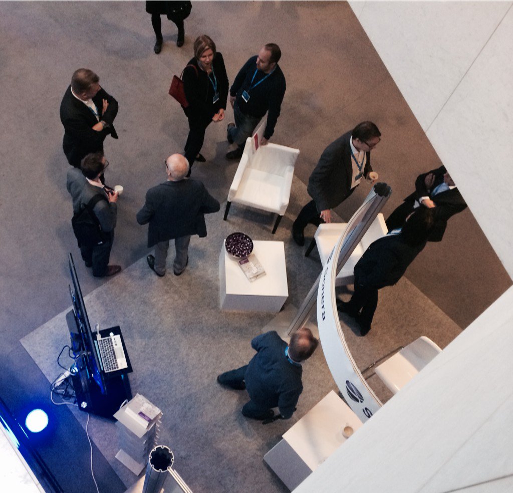 JariJarinurmi's tweet image. #SoneraB2D #ciscoconnectfi Soneran standillä oli kivasti vilinää ja tilaisuuteen sopivaa connectoitumista.