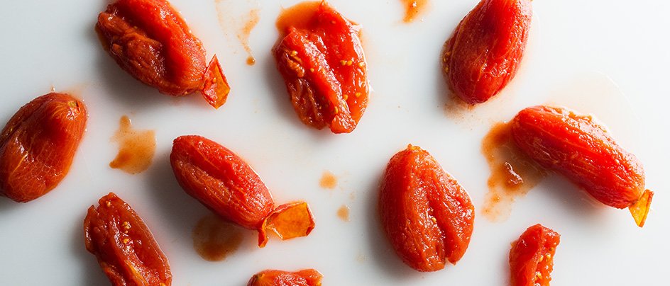 TastingTable's tweet photo. Learn how to preserve tomatoes to keep summer in a jar. Get the recipe https://t.co/S7QYGgN7Aw https://t.co/fac4ZXKOyz