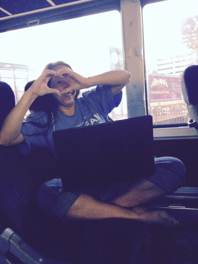 ClimateTN's tweet image. On the 🚍 to #Atl. Showing ♥️ for #CleanAir. #ActOnClimate #CleanPowerPlan #Cop21