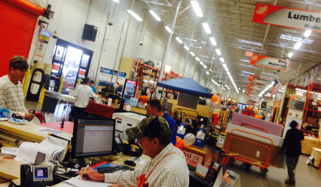RyanSturgesTHD's tweet photo. Busy morning celebrating and appreciating our contractors for their business! #proxtra https://t.co/pcvGjUGq1I