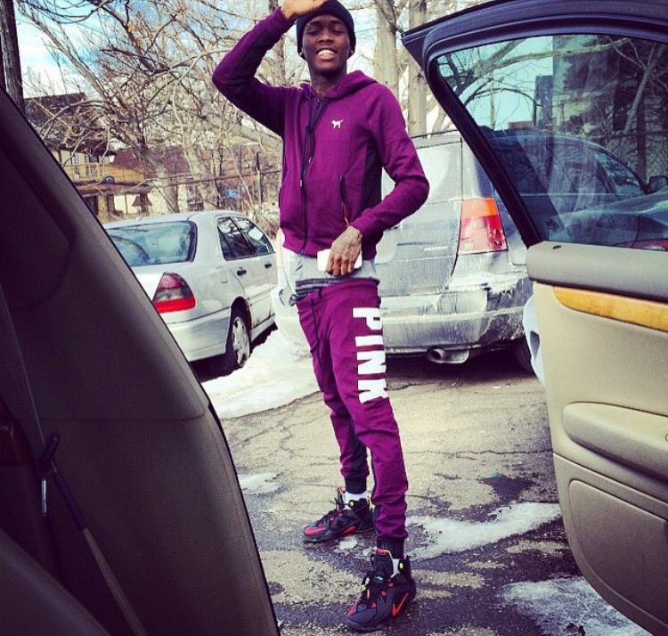 abrown2_'s tweet photo. It's Free $how$toppa till he home! Bro $olid 🖕🏾👮🏻🔓📅✌🏾️0️⃣0️⃣ https://t.co/Qc3DpCbyxI