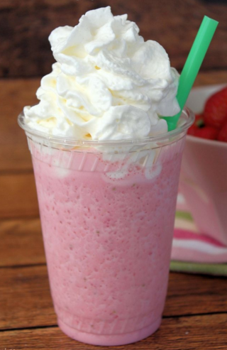 FoodSeIfie's tweet photo. Strawberry and mint milkshakes! https://t.co/4Tt7X4U8GS