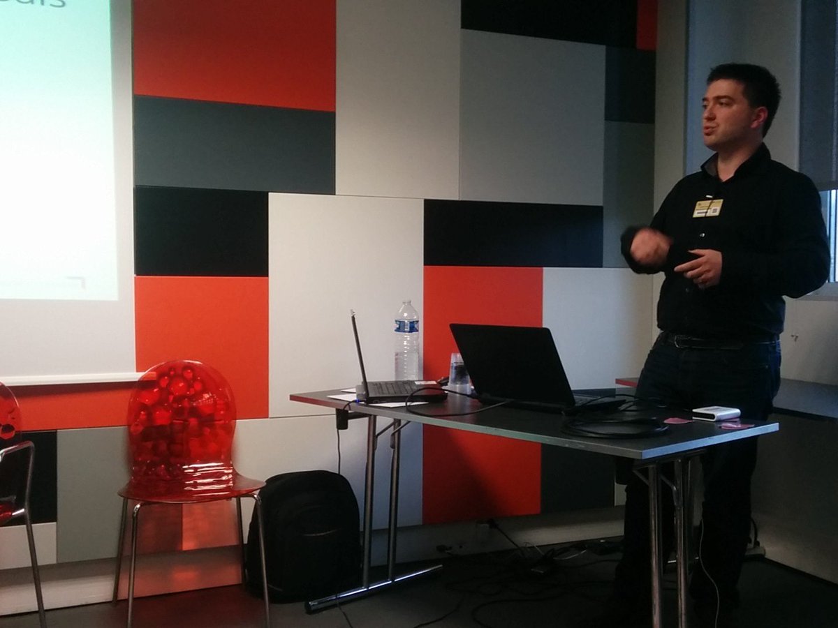 ejemba's tweet photo. Adrien Lauer présente @seedstack  #OSSPARIS15 https://t.co/R5RbW6GDPb