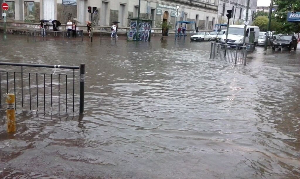 Qué mejor cierre de Campaña de Scioli que mostrarnos la Gestión en la Provincia que Gobierna?
#ChauScioli