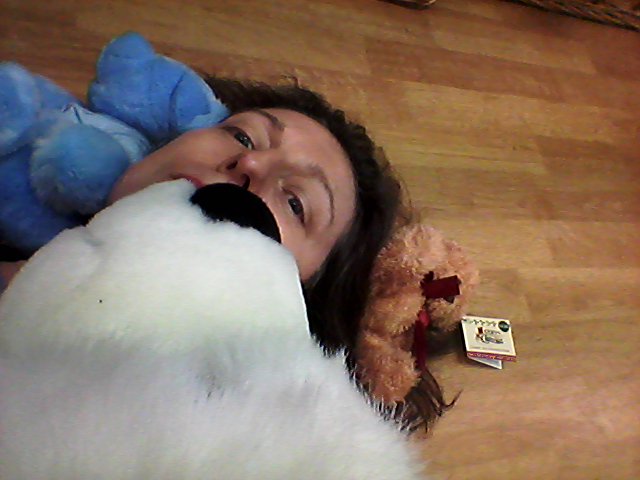 CRUKTruro's tweet photo. Baldilocks and the three bears here! Bears snuggling up to Tamsin's hair while they still can.  #tobaldlygo https://t.co/U3YXsYgf3Z